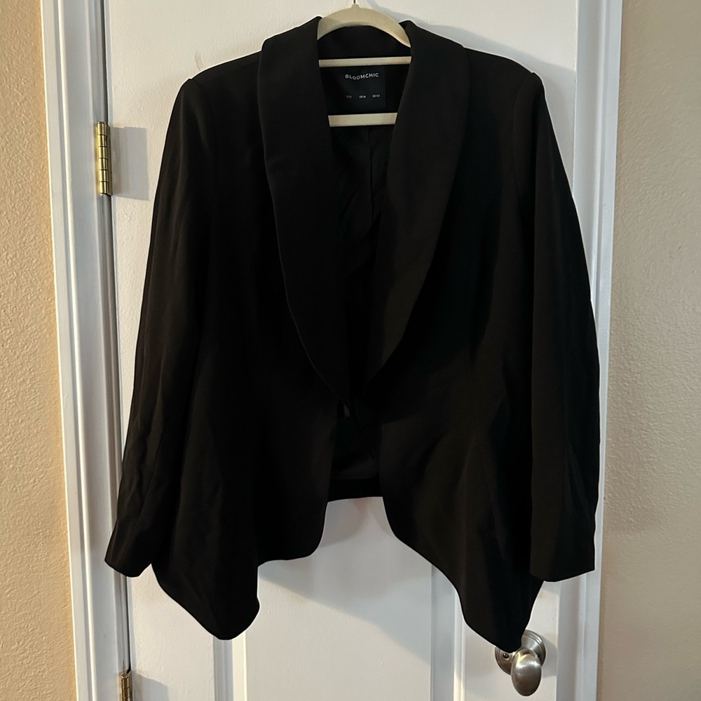 Bloomchic jacket size 12 black great for work or wear with jeans